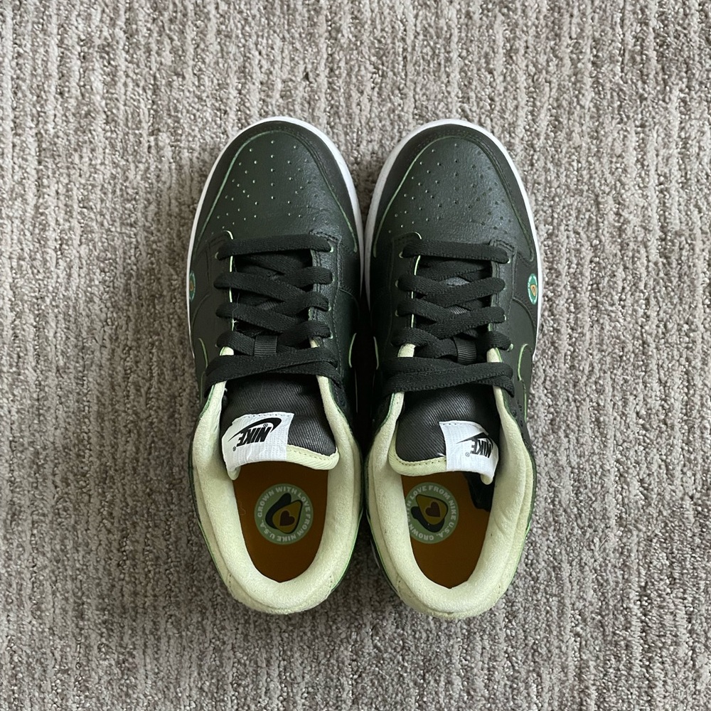 Nike Dunk Low Avocado (W)